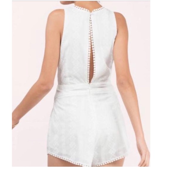 TOBI | Deep V White Plunge Romper - Picture 2 of 5